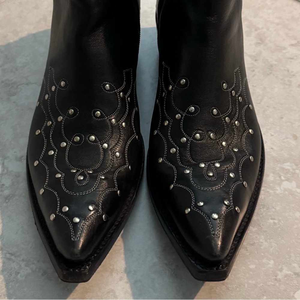 Old Gringo boots size 9, medium